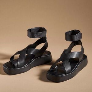Anthropologie Toe Loop Gladiator Sandals SZ 37